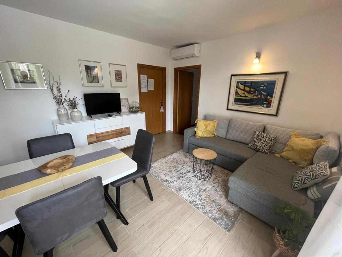 Apartmani Anica Risika Εξωτερικό φωτογραφία